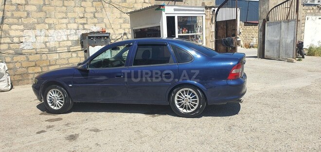 Opel Vectra-4