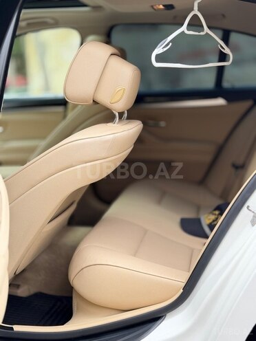 BMW 528-13