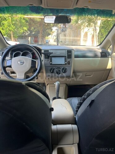 Nissan Tiida-9
