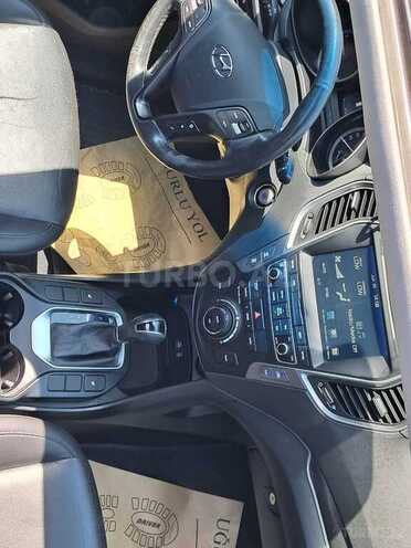 Hyundai Santa Fe-6