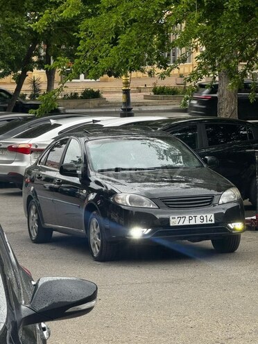 Chevrolet Lacetti-1