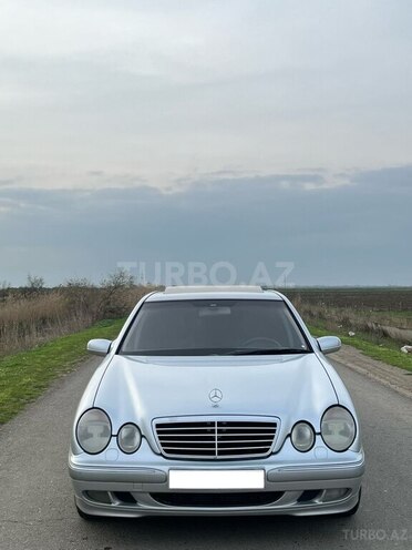 Mercedes E 270-2
