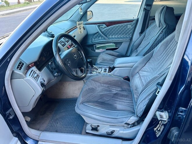 Mercedes E 270-8