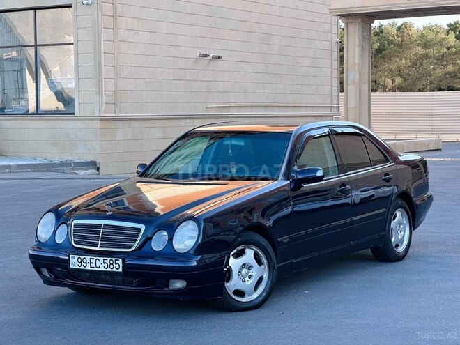 Mercedes E 270-3