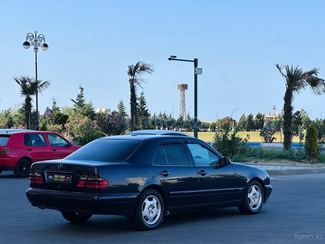 Mercedes E 270-18