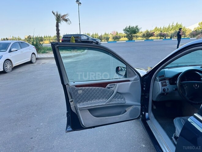 Mercedes E 270-6