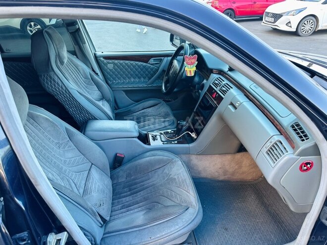 Mercedes E 270-15