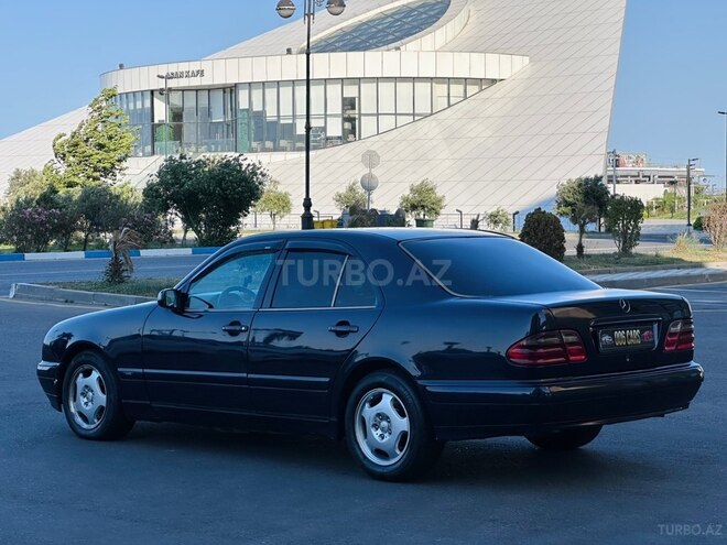 Mercedes E 270-23