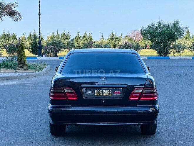 Mercedes E 270-21