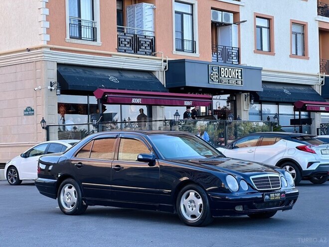 Mercedes E 270-16