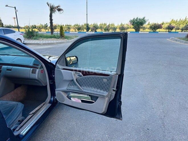 Mercedes E 270-13