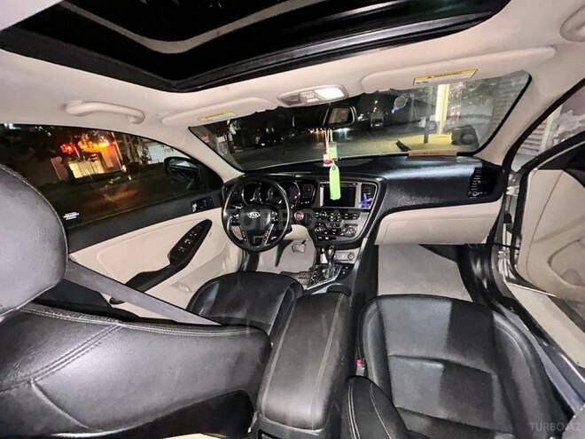 Kia Optima-4