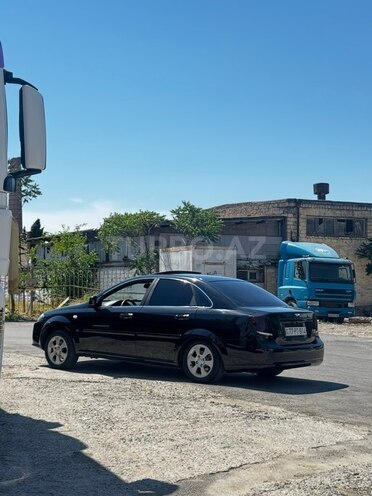 Chevrolet Lacetti-2