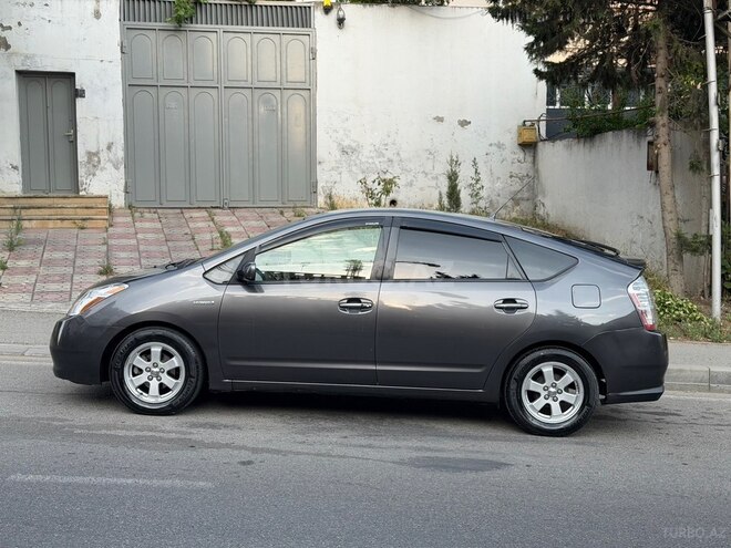 Toyota Prius-5