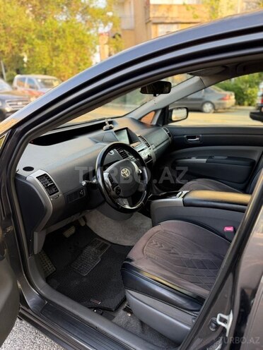 Toyota Prius-18