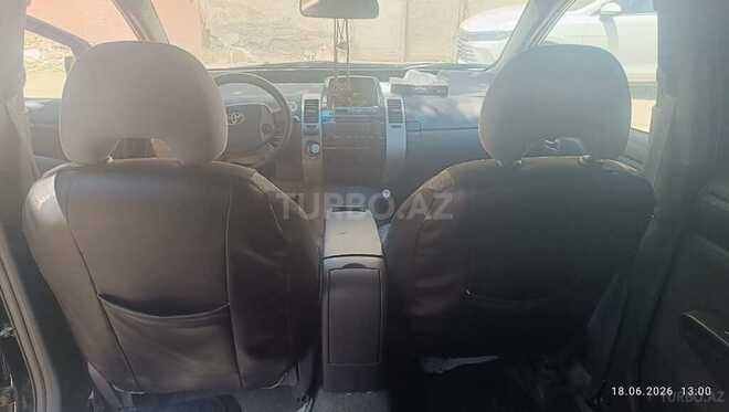 Toyota Prius-2