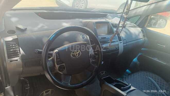 Toyota Prius-4