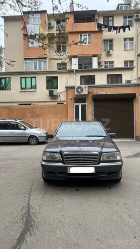 Mercedes C 220-1