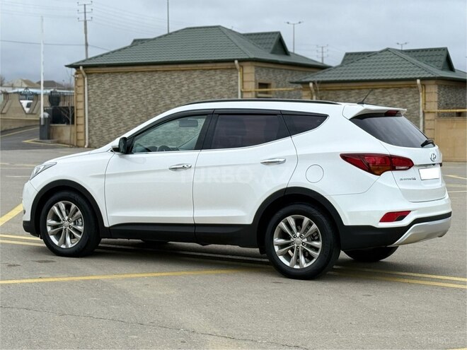 Hyundai Santa Fe-5