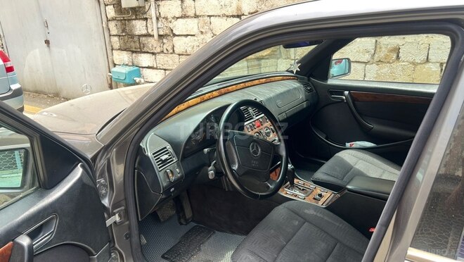 Mercedes C 220-9