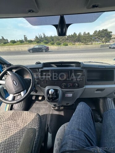 Ford Transit-3