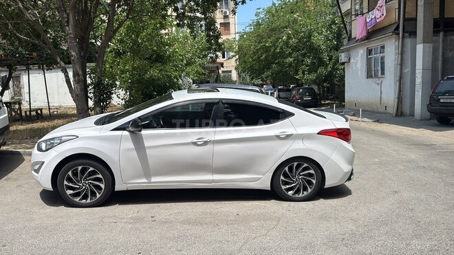 Hyundai Elantra-2
