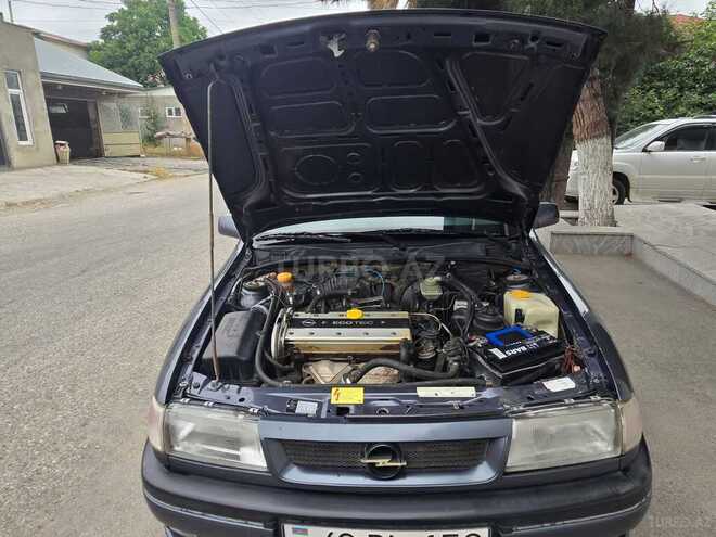 Opel Vectra-14
