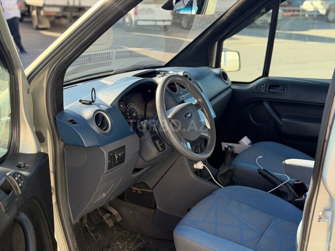 Ford Tourneo Connect-8