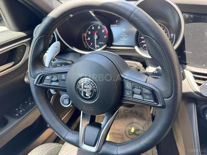 Alfa Romeo Giulia-12