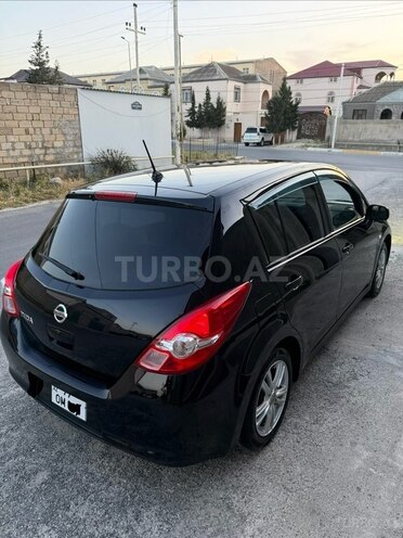 Nissan Tiida-4