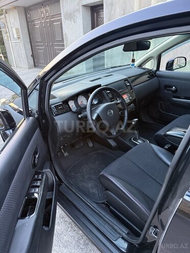 Nissan Tiida-15