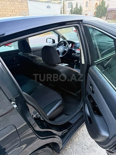 Nissan Tiida-13