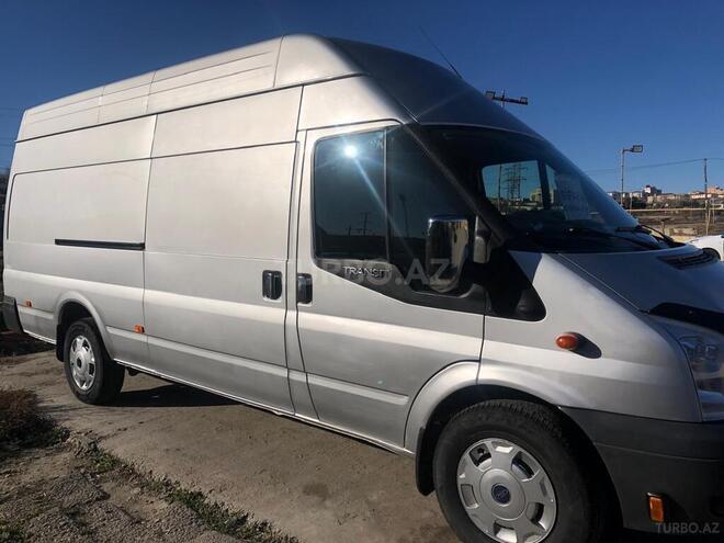 Ford Transit-3