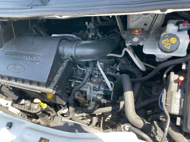 Ford Transit-20