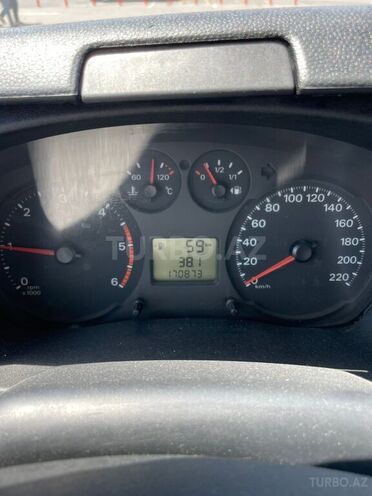 Ford Transit-10
