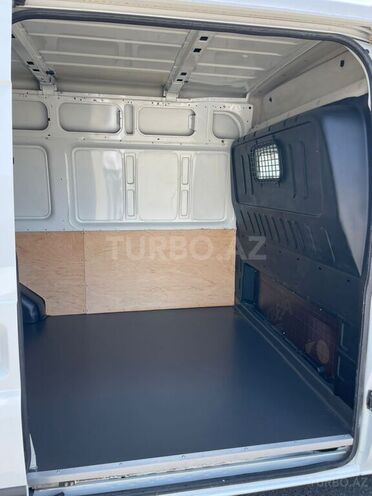 Ford Transit-16