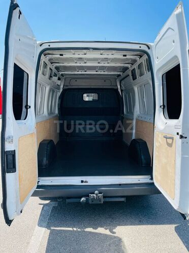 Ford Transit-14