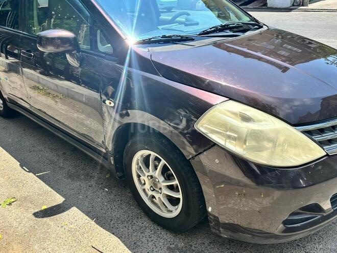 Nissan Tiida-14