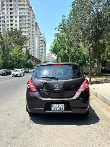 Nissan Tiida-4