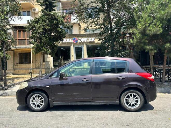 Nissan Tiida-2