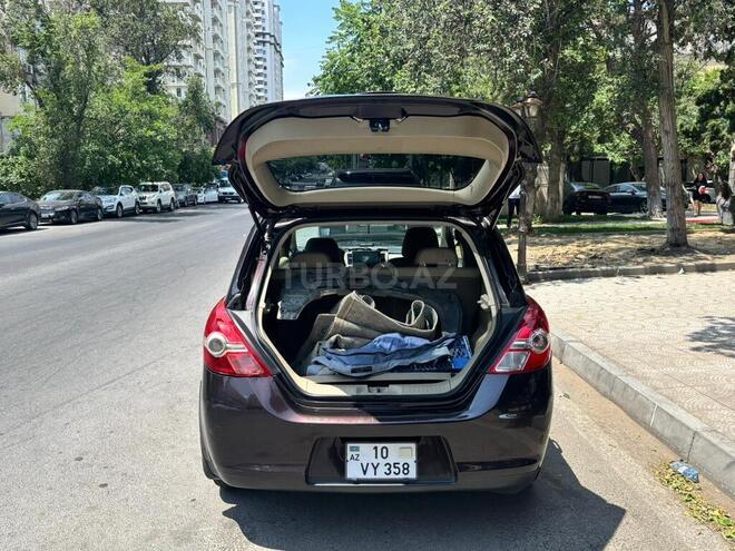 Nissan Tiida-5