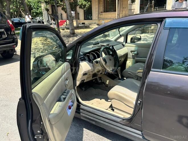 Nissan Tiida-6