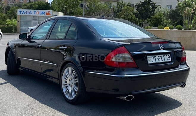 Mercedes E 280-4