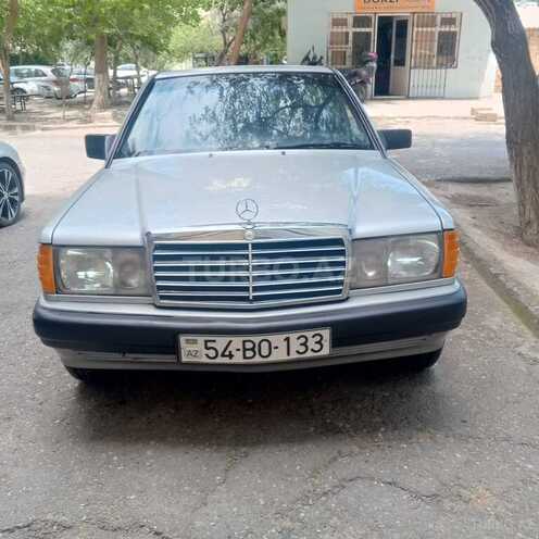 Mercedes 190-4