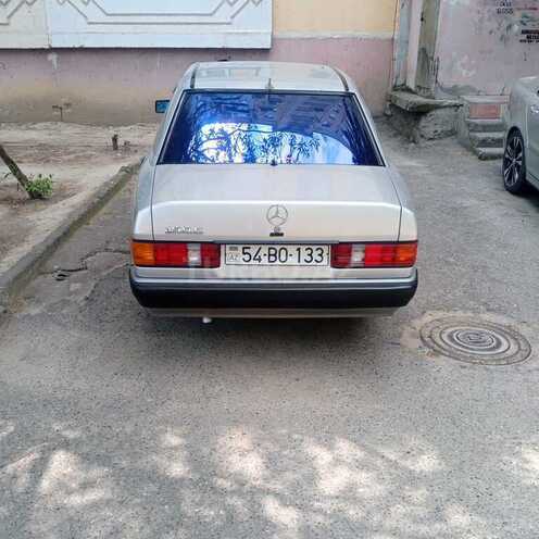 Mercedes 190-15