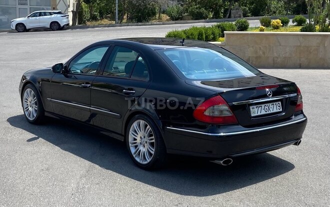 Mercedes E 280-10