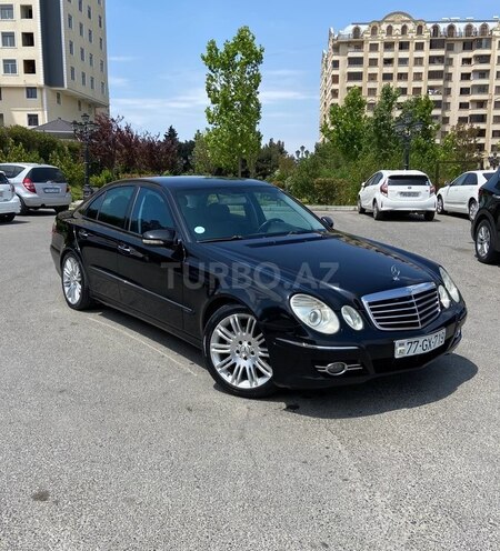 Mercedes E 280-1