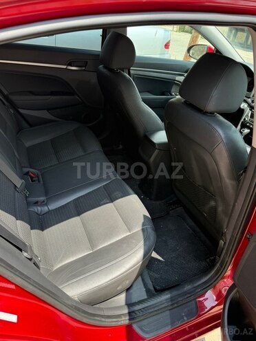 Hyundai Elantra-6