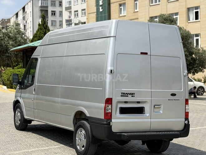 Ford Transit-5