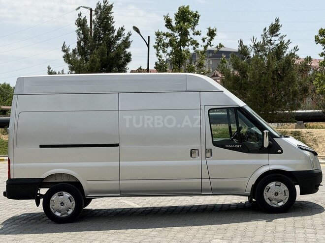 Ford Transit-7